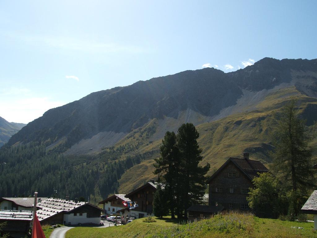 Erzhorn Hotell Arosa Exteriör bild