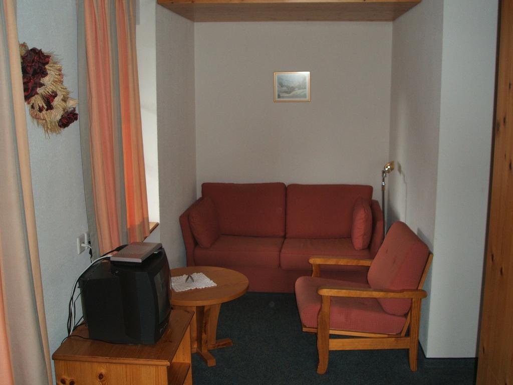 Erzhorn Hotell Arosa Rum bild