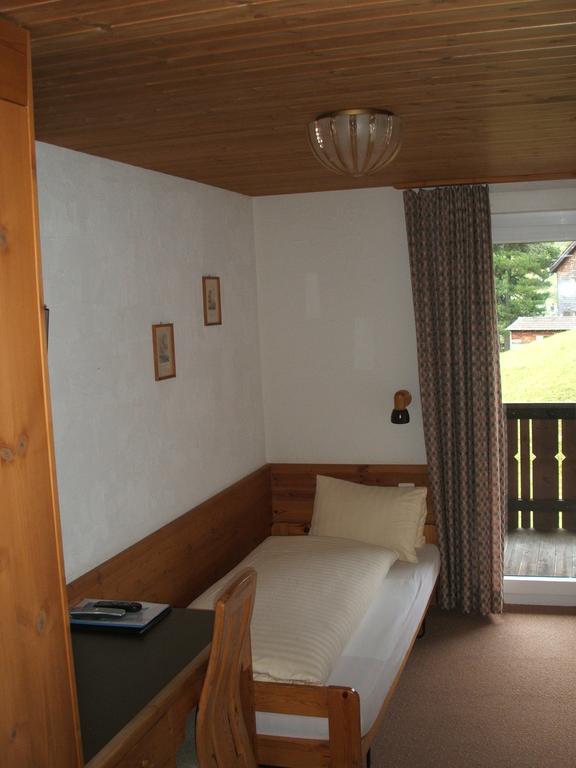 Erzhorn Hotell Arosa Rum bild